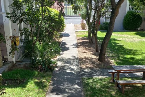 garden-pathway750x501
